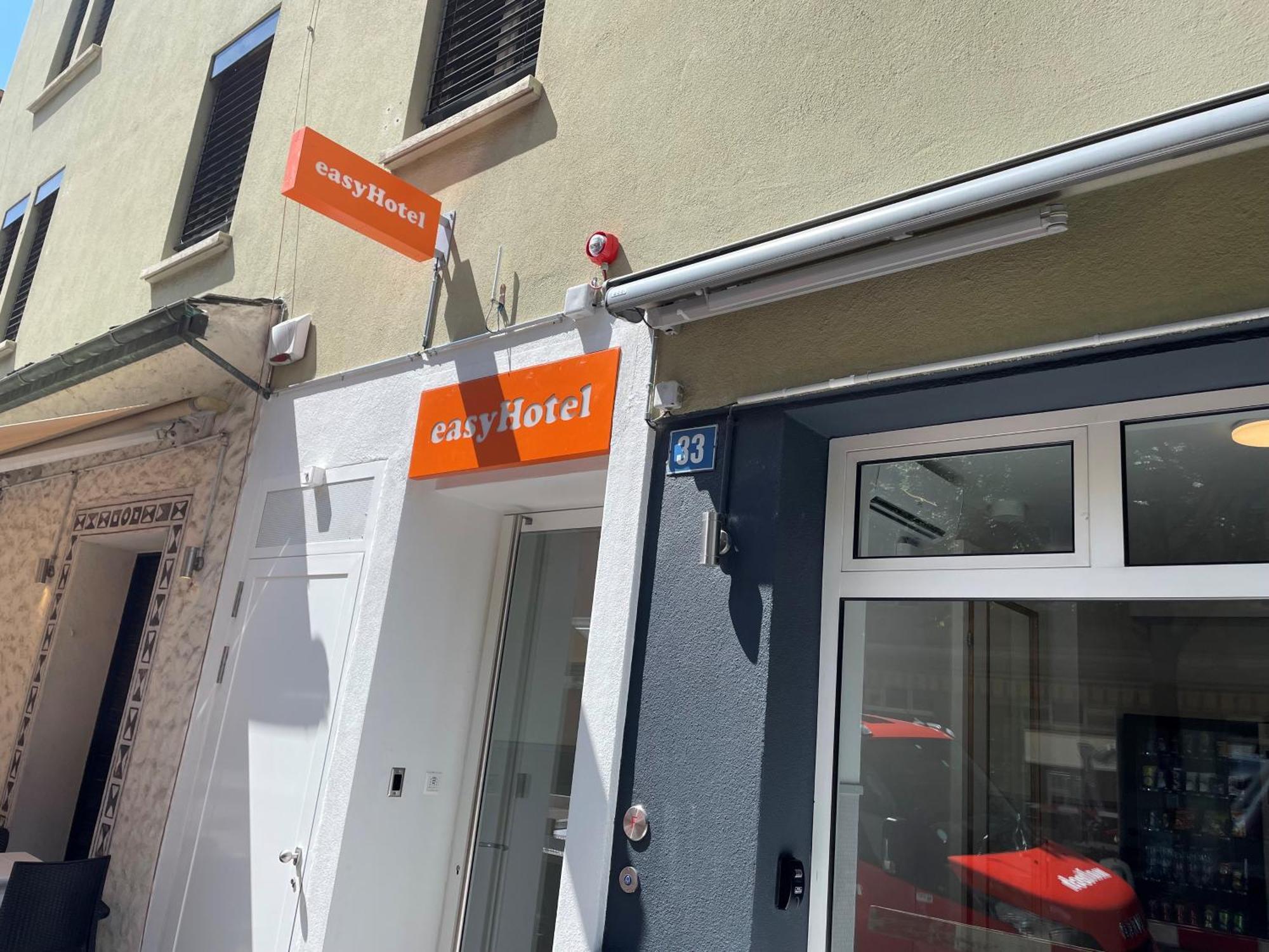 Easyhotel Zuerich Main Station Esterno foto